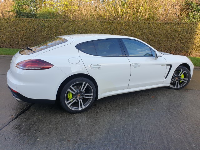 PORSCHE PANAMERA