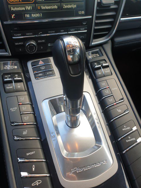 PORSCHE PANAMERA