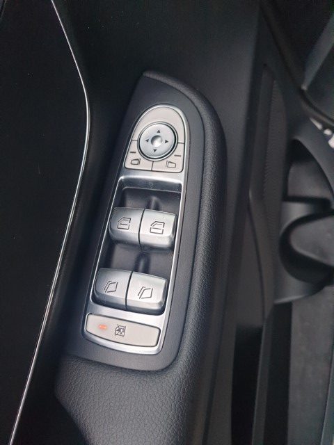 MERCEDES V220 - 7 ZITPL -