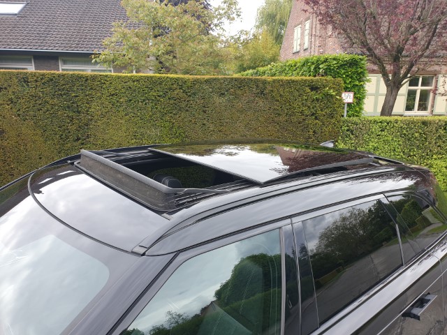 LAND ROVER - RANGE ROVER VELAR R-DYNAMIC