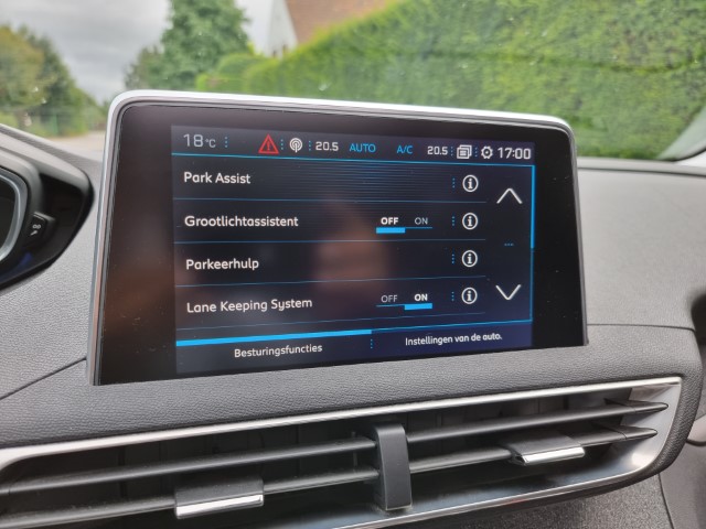 PEUGEOT 3008 1.6 ALLURE