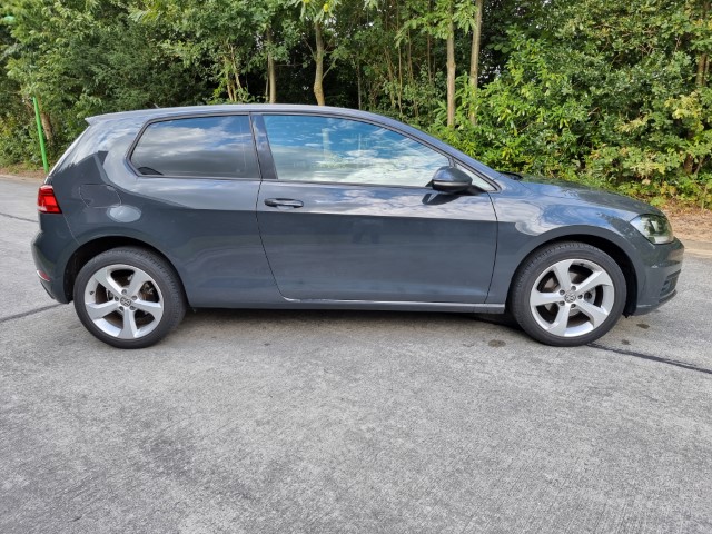 VOLKSWAGEN GOLF 1.0 TSI
