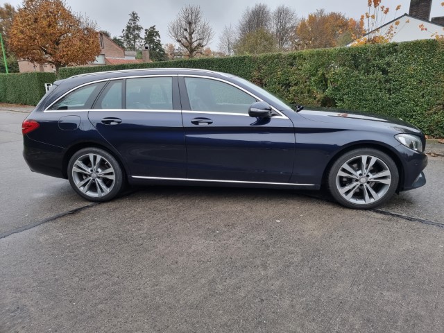 MERCEDES C220d