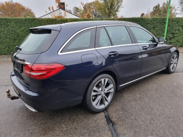 MERCEDES C220d