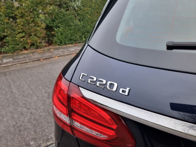 MERCEDES C220d