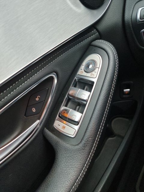 MERCEDES C220d