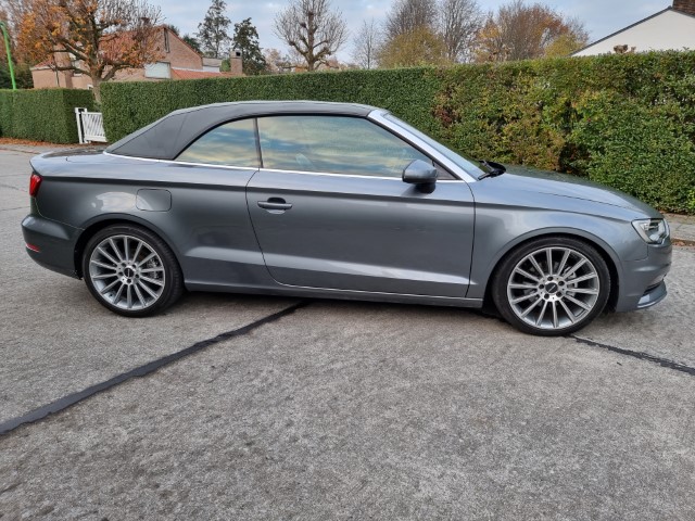 AUDI A3 CABRIO 2.0 TDI S-LINE