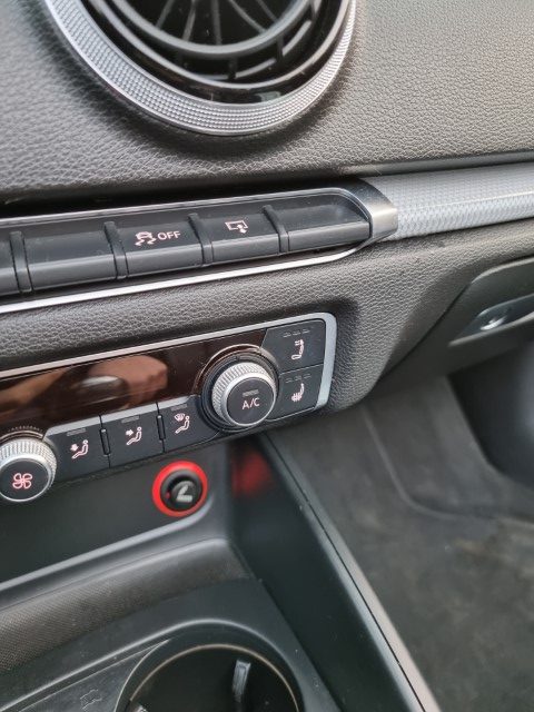 AUDI A3 CABRIO 2.0 TDI S-LINE