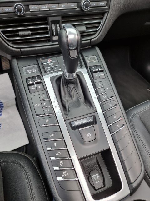 PORSCHE MACAN 2.0 TURBO PDK