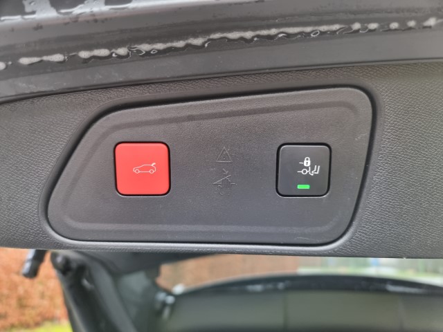 PEUGEOT 3008 - 1.6 GT LINE