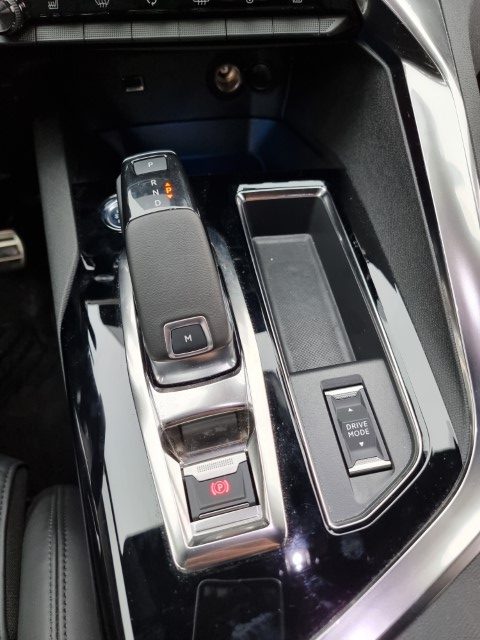 PEUGEOT 3008 - 1.6 GT LINE
