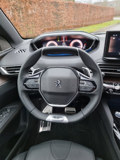 PEUGEOT 3008 - 1.6 GT LINE