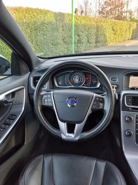 VOLVO V60 - D2 - DYNAMIC PACK