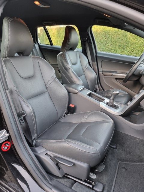 VOLVO V60 - D2 - DYNAMIC PACK
