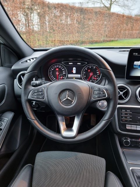 MERCEDES A 160 - AMG PACK