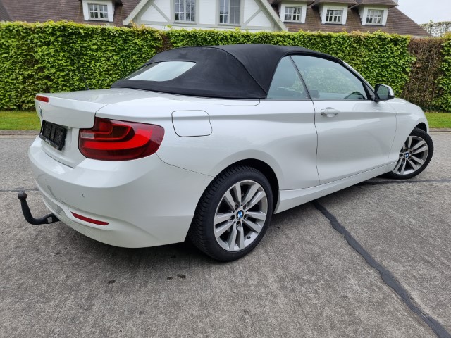 BMW 220i - CABRIOLET