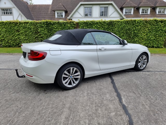 BMW 220i - CABRIOLET