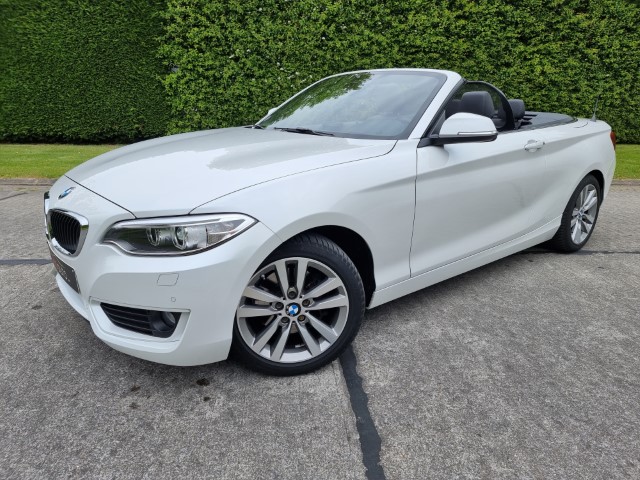 BMW 220i - CABRIOLET