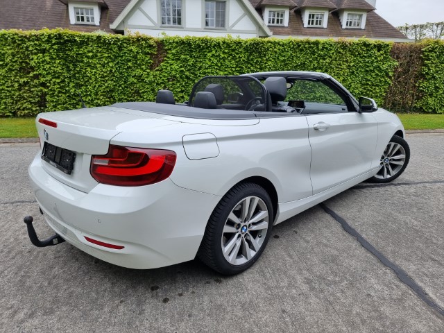 BMW 220i - CABRIOLET