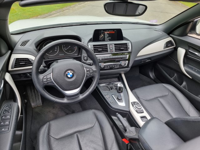 BMW 220i - CABRIOLET