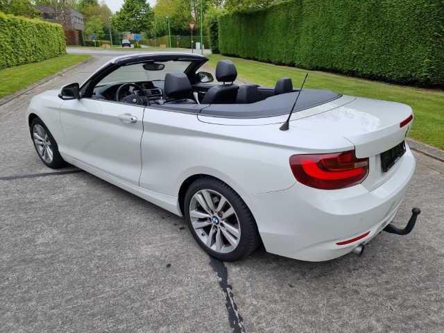 BMW 220i - CABRIOLET