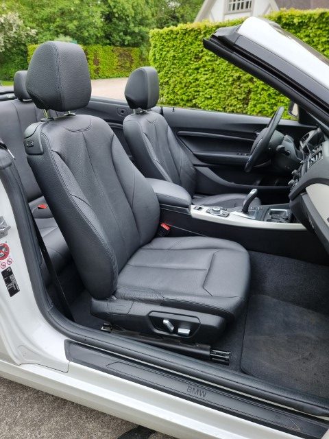 BMW 220i - CABRIOLET