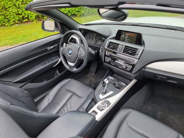 BMW 220i - CABRIOLET