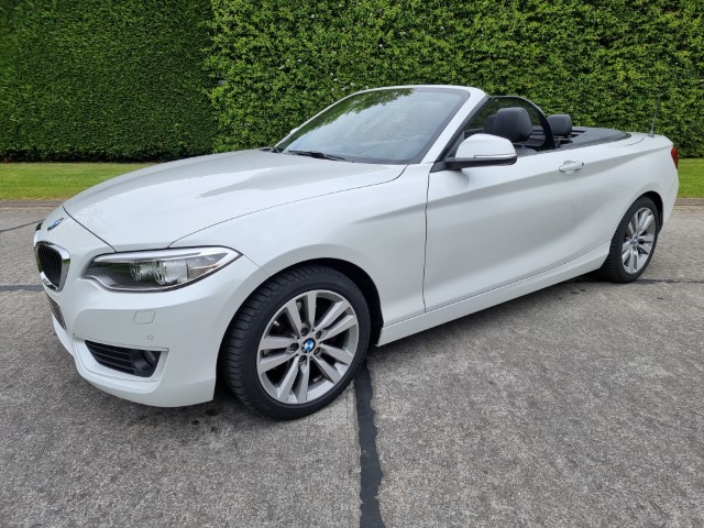 BMW 220i - CABRIOLET