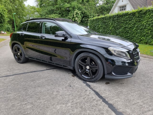 MERCEDES GLA 220 - 4MATIC - AMG PACK
