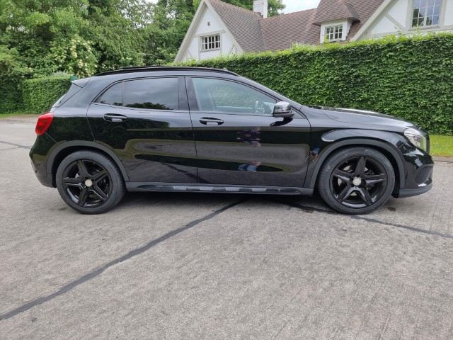 MERCEDES GLA 220 - 4MATIC - AMG PACK