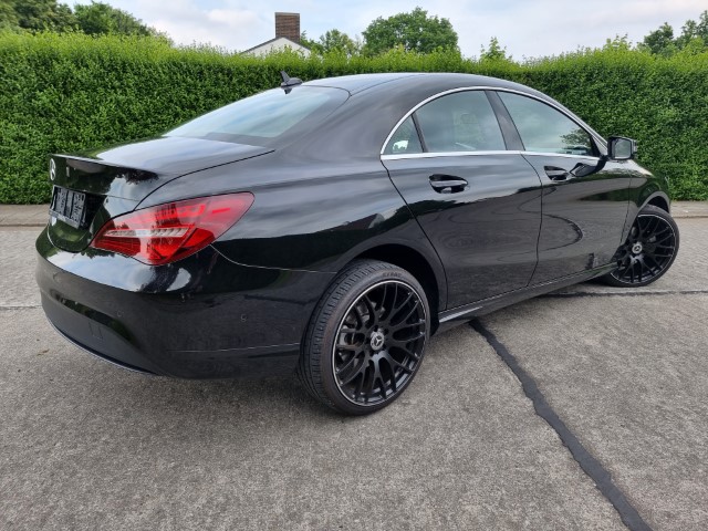 MERCEDES CLA 200