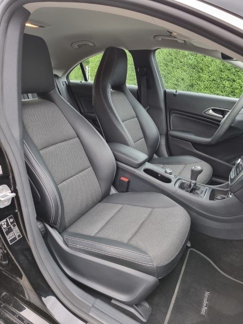 MERCEDES CLA 200