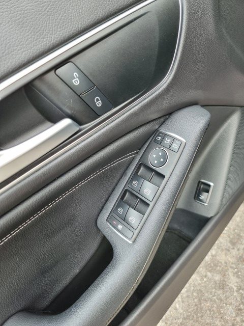 MERCEDES CLA 200