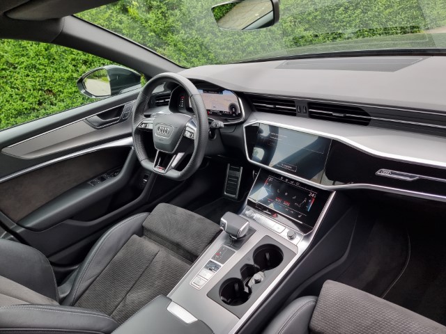 AUDI A6 - S line