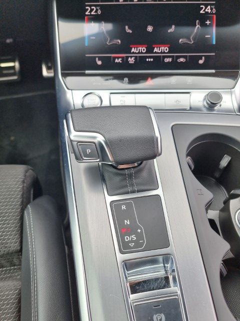 AUDI A6 - S line