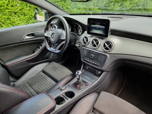 MERCEDES CLA 200 - AMG Pack