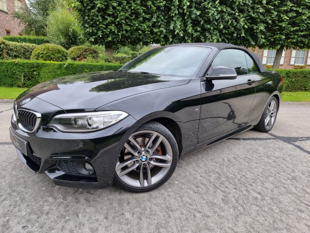 BMW 220i CABRIO M-PACK