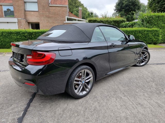 BMW 220i CABRIO M-PACK