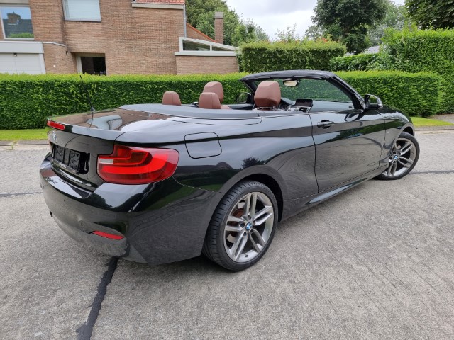 BMW 220i CABRIO M-PACK