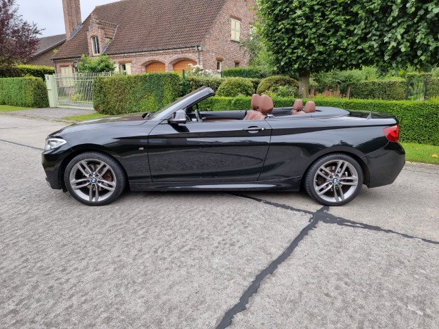 BMW 220i CABRIO M-PACK