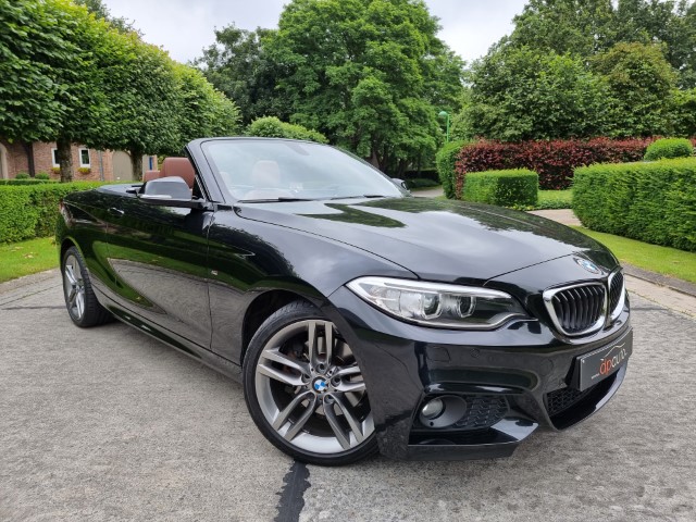 BMW 220i CABRIO M-PACK