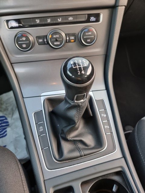 VOLKSWAGEN GOLF VARIANT 1.6 TDi