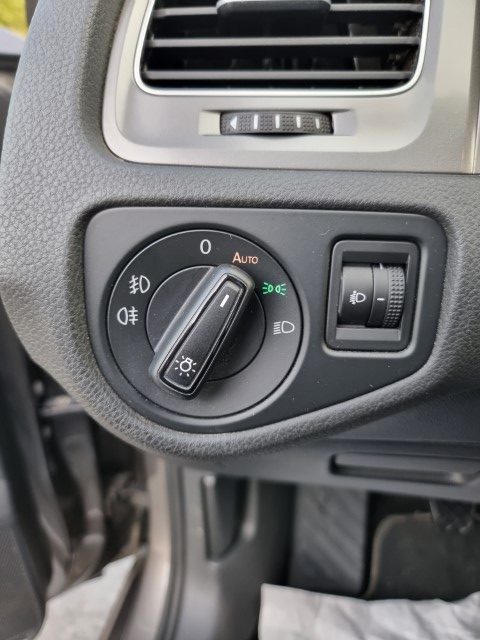 VOLKSWAGEN GOLF VARIANT 1.6 TDi