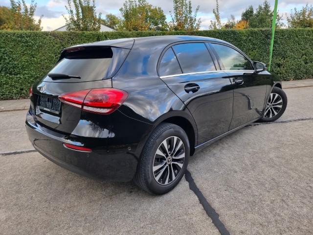 MERCEDES A180d