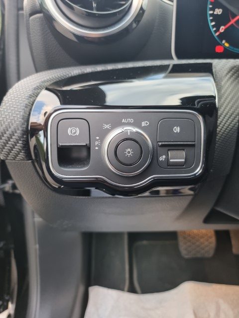 MERCEDES A180d