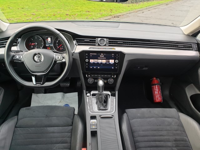 VOLKSWAGEN PASSAT VARIANT 2.0 TDi DSG
