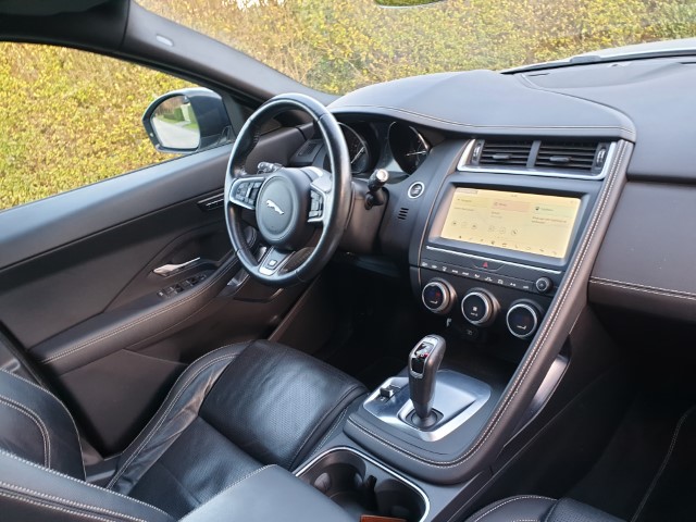 JAGUAR E-PACE 2.0 D AWD R-Dynamic SE