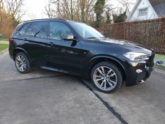 BMW X5 xDrive 3.0 M-PACK - Lichte vracht -