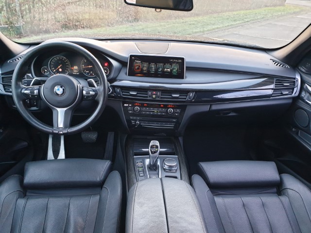 BMW X5 xDrive 3.0 M-PACK - Lichte vracht -