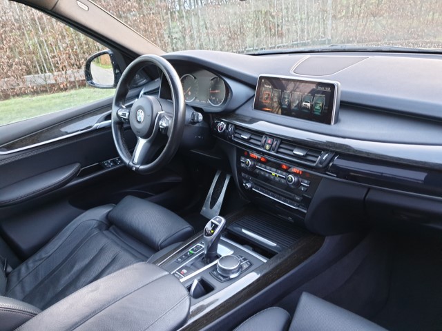 BMW X5 xDrive 3.0 M-PACK - Lichte vracht -